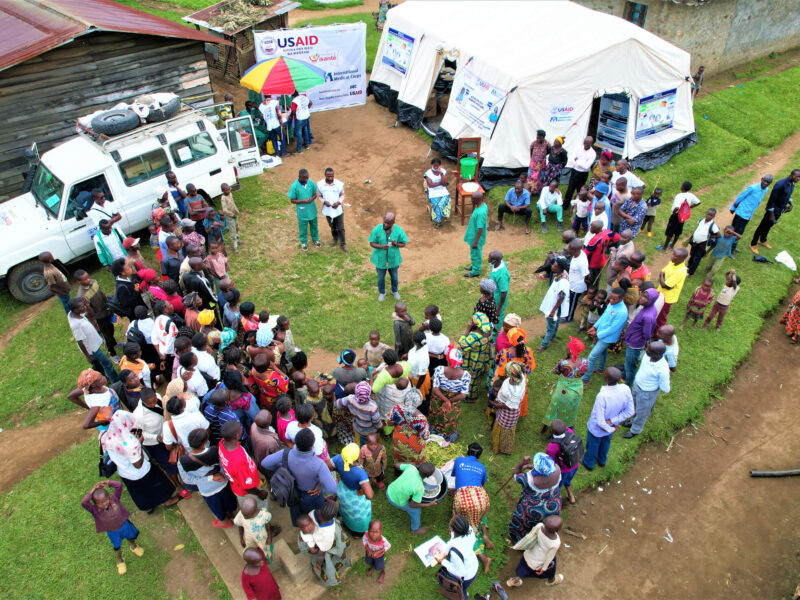 The reception area of the medical mobile clinic in Minova is shown from above.