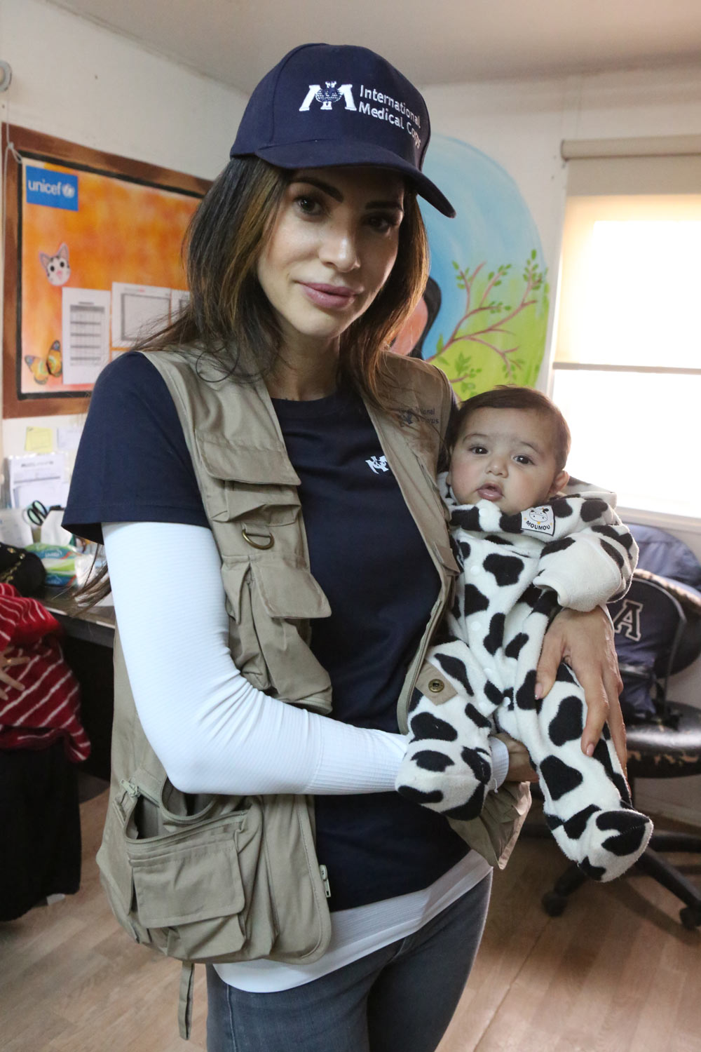 hope-dworaczyk-smith-international-medical-corps-4 Hope Smith visiting International Medical Corps' maternal health program in Azraq Camop, Jordan.