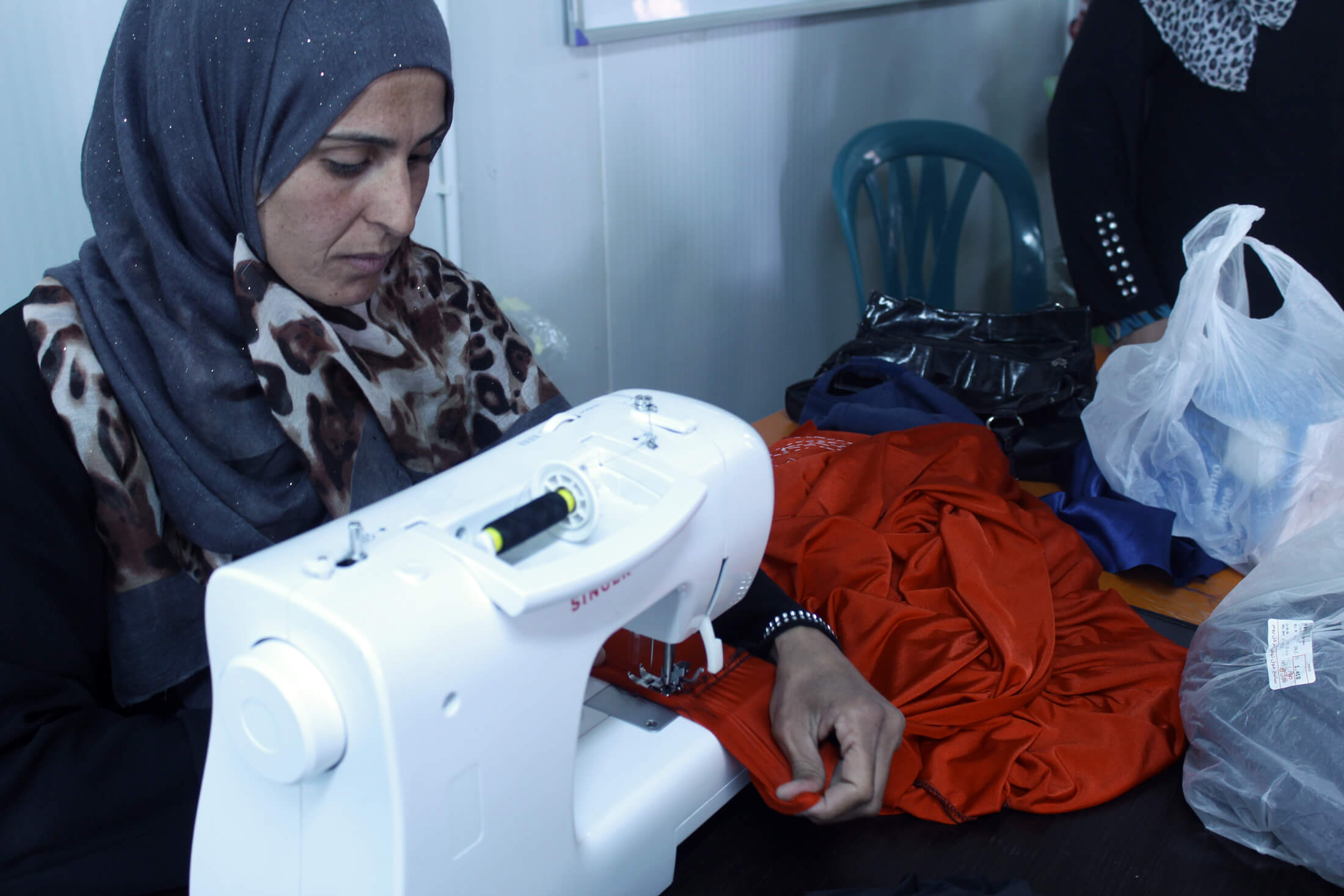 JORD_D_IMG_1295 Rufayda teaches sewing skills to her fellow refugees.