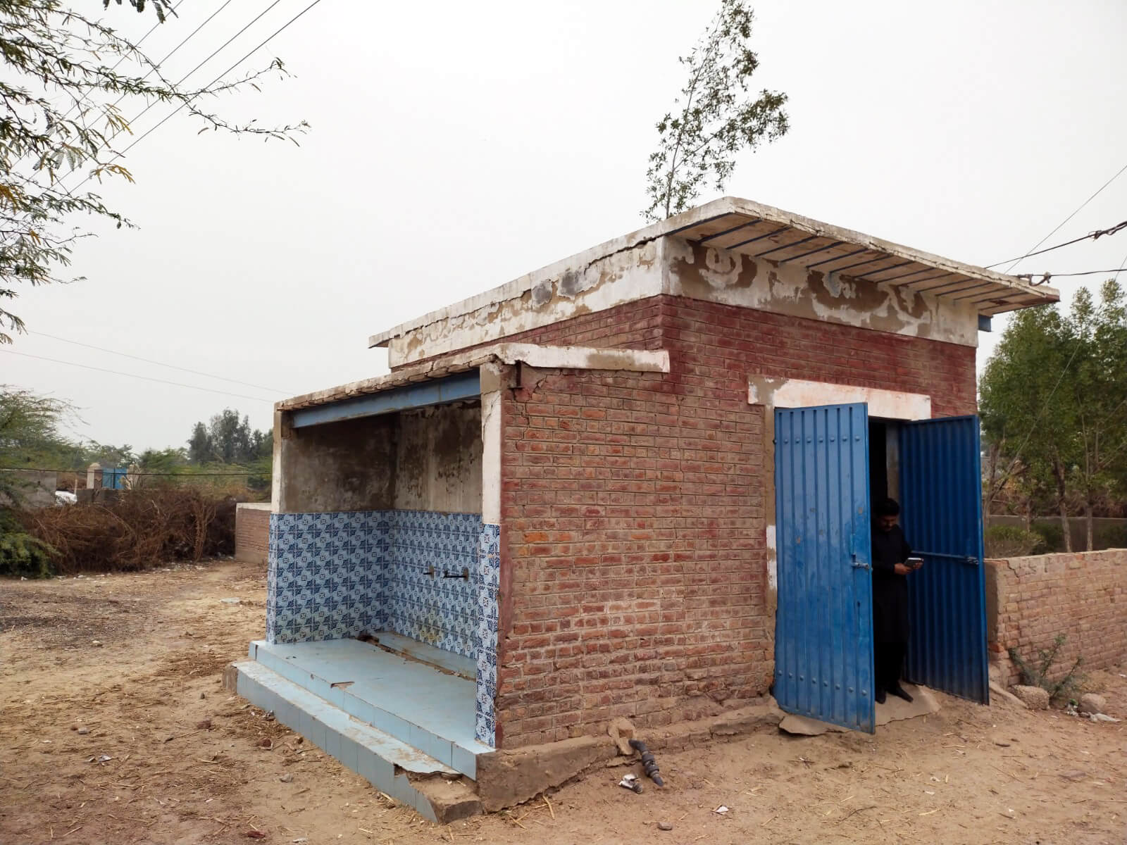 PAK_665d0159-d536-4e64-9f3f-cacf14d40b99 The water supply system was nonfunctional before International Medical Corps rehabilitated it.
