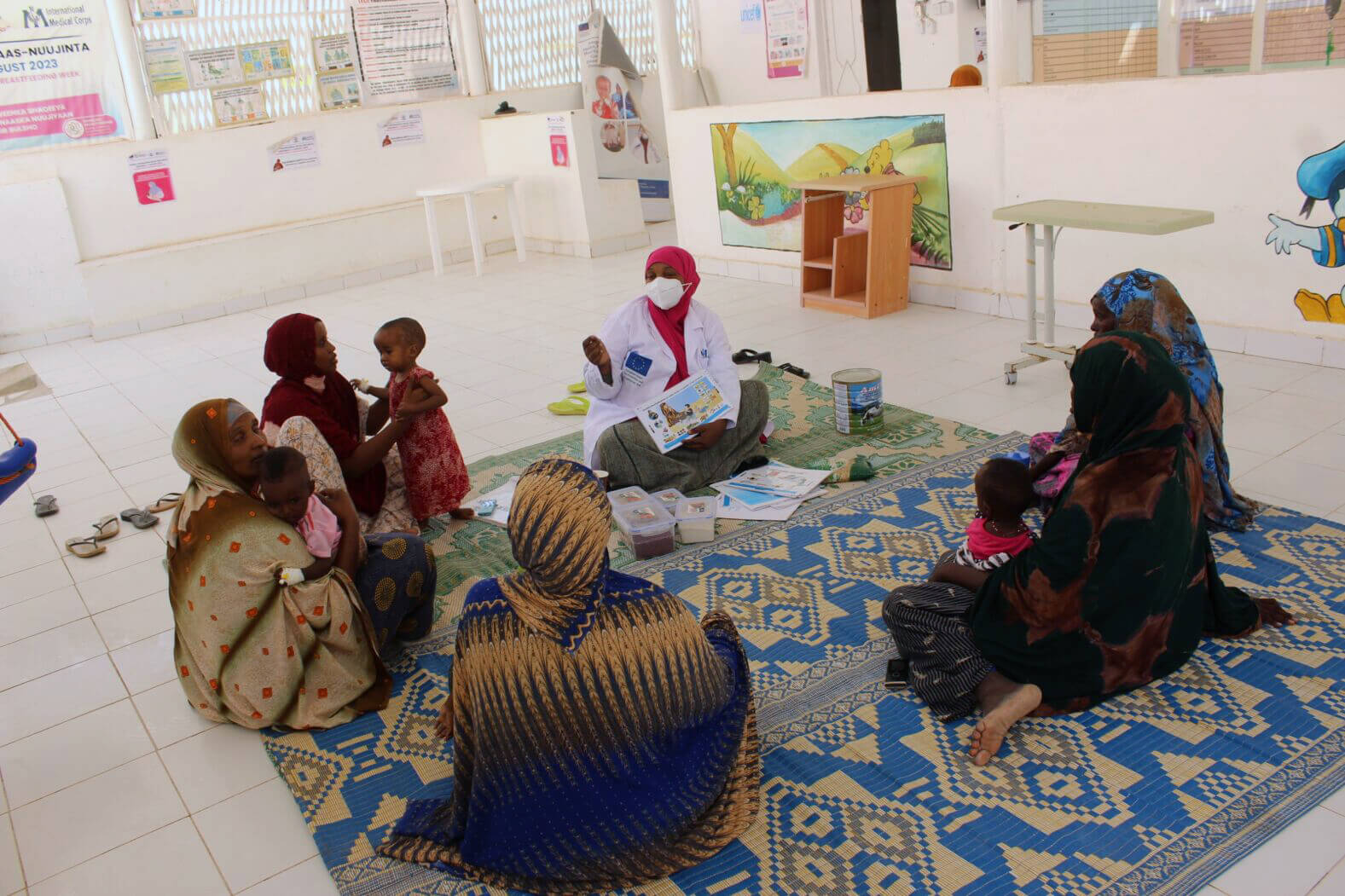 SOM_7f65e825-2a94-4c62-8948-a5b73a5525b3 Members of the community participate in nutrition education sessions.