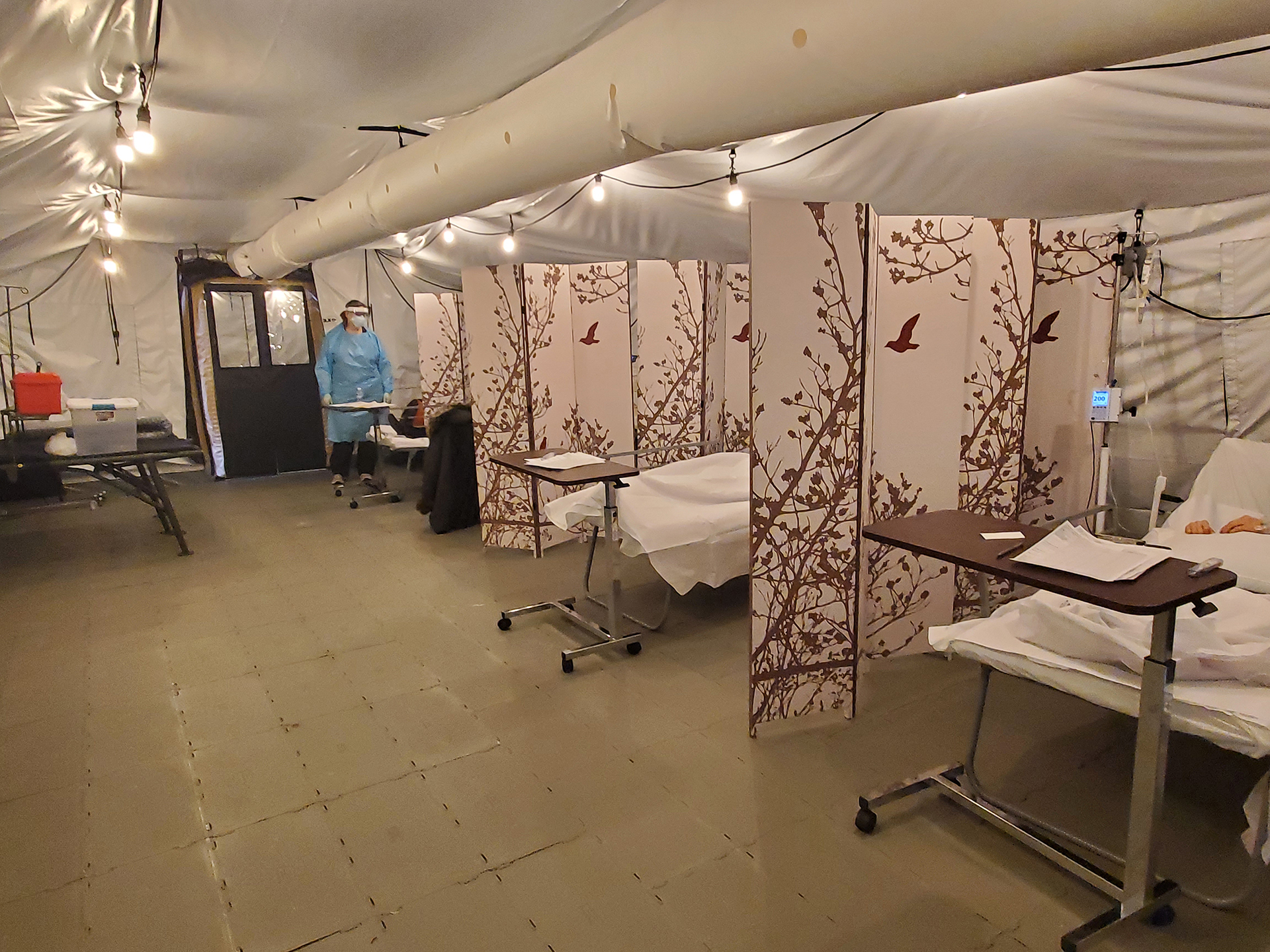 SS122020_Weiss-Memorial-Hospital,-Chicago,-IL---COVID-19-tent Inside the Emergency Medical Field Unit at Weiss Memorial Hospital in Chicago, Illinois.