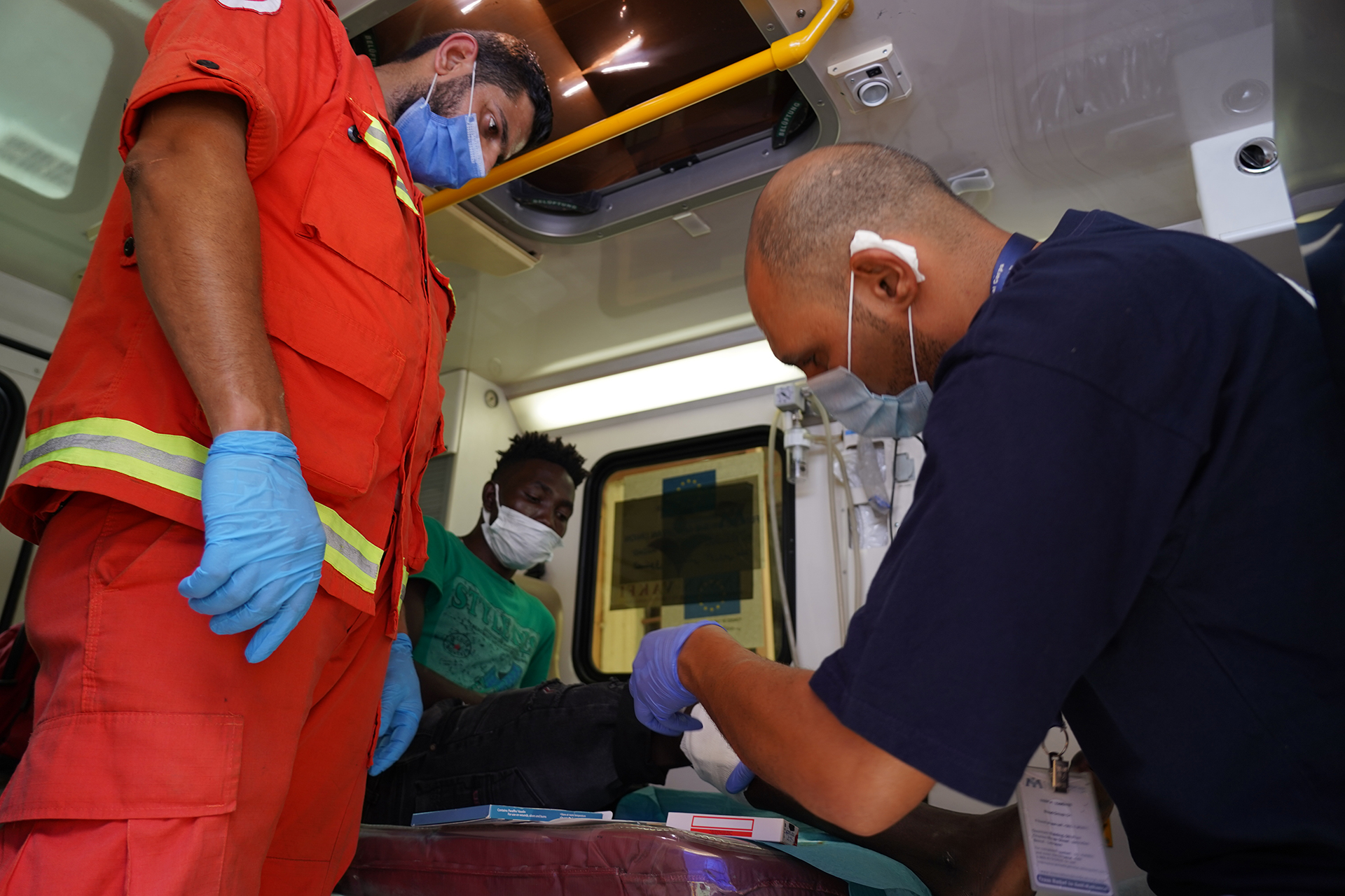 SSYIR2020_DSC08756 On August 9, Rabih, a health officer and a registered nurse who usually works in the south area, was deployed to Beirut to help with the emergency response in the wake of the port explosion. Here, Rabih is providing primary healthcare to an elderly patient at the Mobile Medical Unit in Karm El Zaytoun neighbourhood.