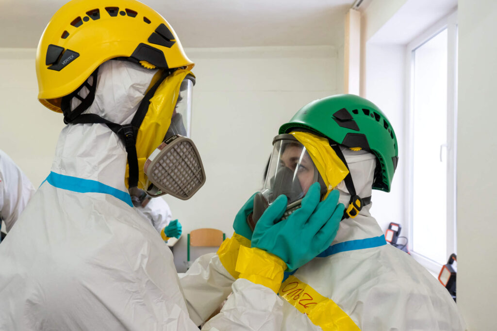 International Medical Corps and the Harvard Humanitarian Initiative (HHI) have trained thousands of Ukrainian health workers through an emergency-care and trauma-management training program.