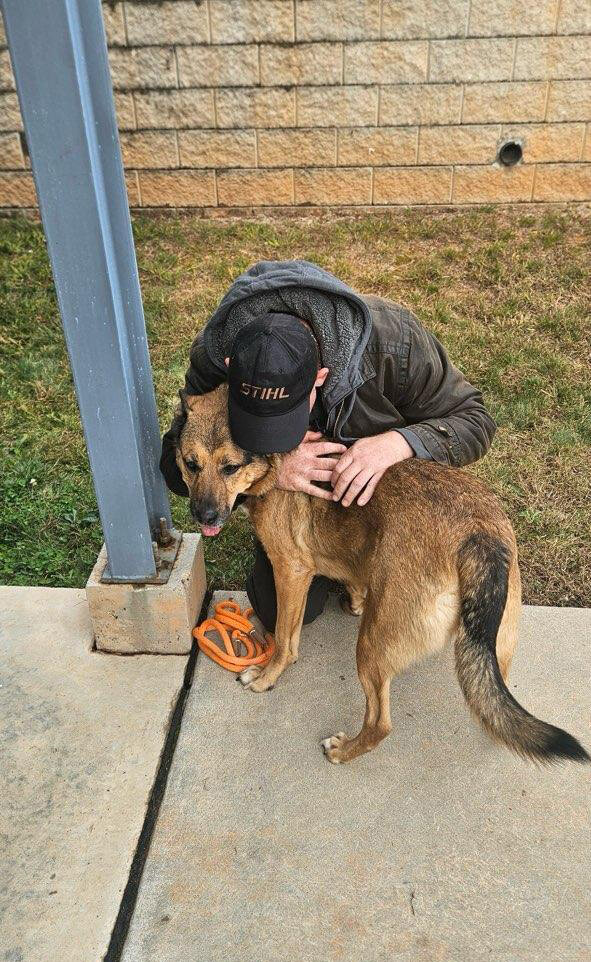 USA_446766174 Steven gives Clara a hug. International Medical Corps volunteer Michelle Frias helped connect Steven and Clara to the ASPCA, which gave the dog a place to stay so that Steven could go to work.